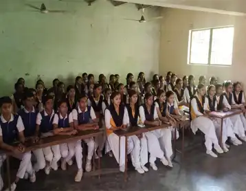 निबंध प्रतियोगिता एवं नृत्य समूह नृत्य प्रतियोगिता